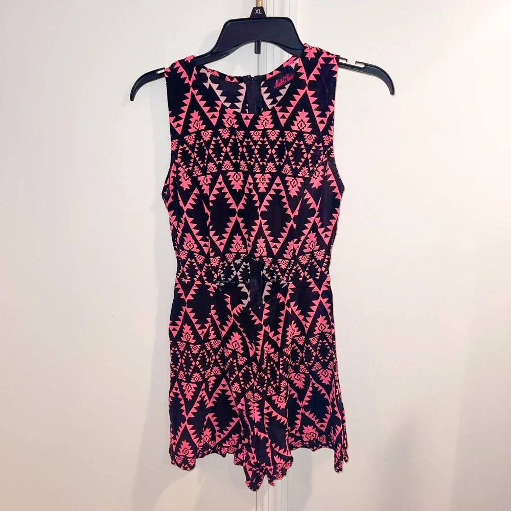 MOTEL ROCKS ROMPER 💓 - Picture 3 of 3
